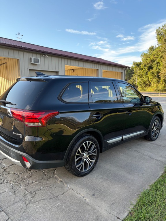2018 Mitsubishi Outlander Image 13