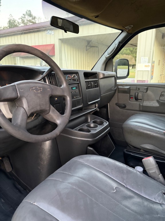 2006 Chevrolet Express Image 3