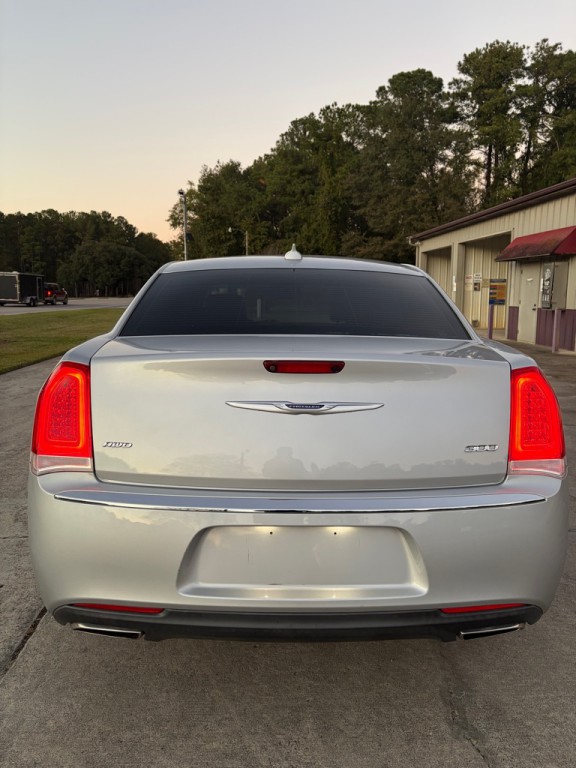 2020 Chrysler 300 Image 10