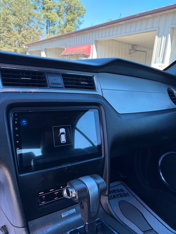 2011 Ford Mustang Image 4