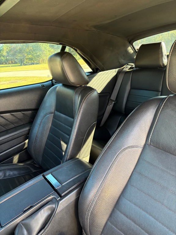 2011 Ford Mustang Image 5