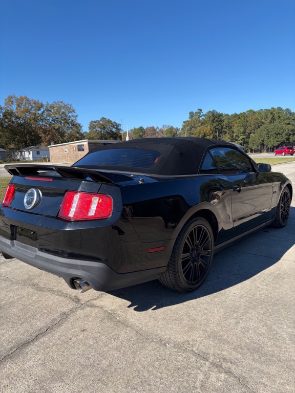 2011 Ford Mustang Image 12