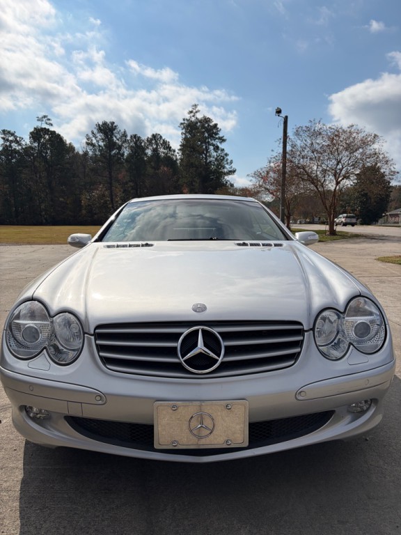 2004 Mercedes-Benz SL-Class Image 2