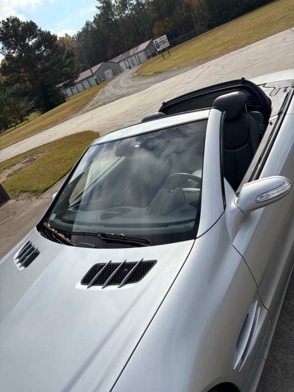 2004 Mercedes-Benz SL-Class Image 10