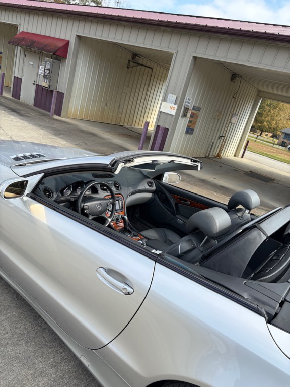 2004 Mercedes-Benz SL-Class Image 11