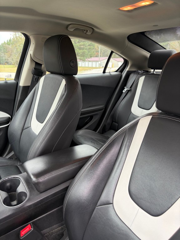 2013 Chevrolet Volt Image 8