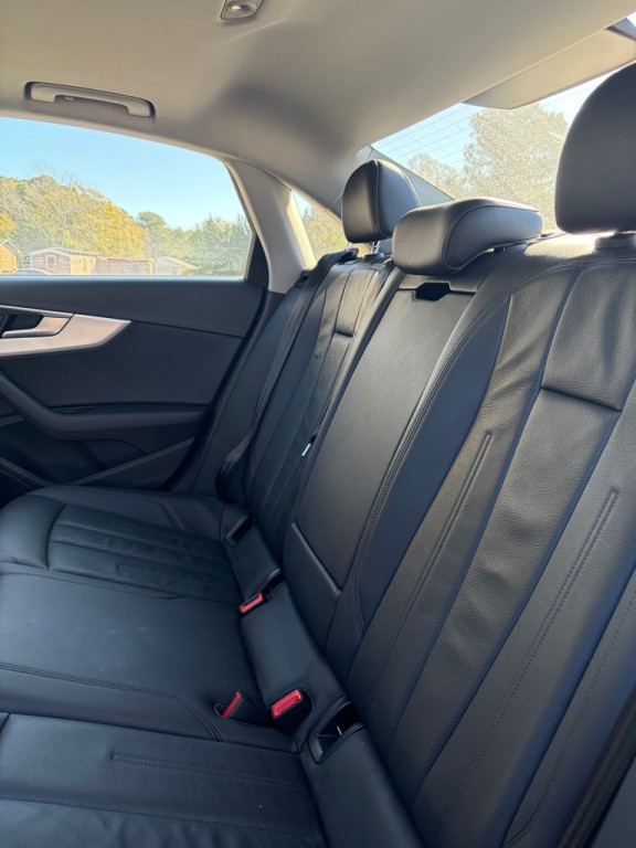 2017 Audi A4 Image 8