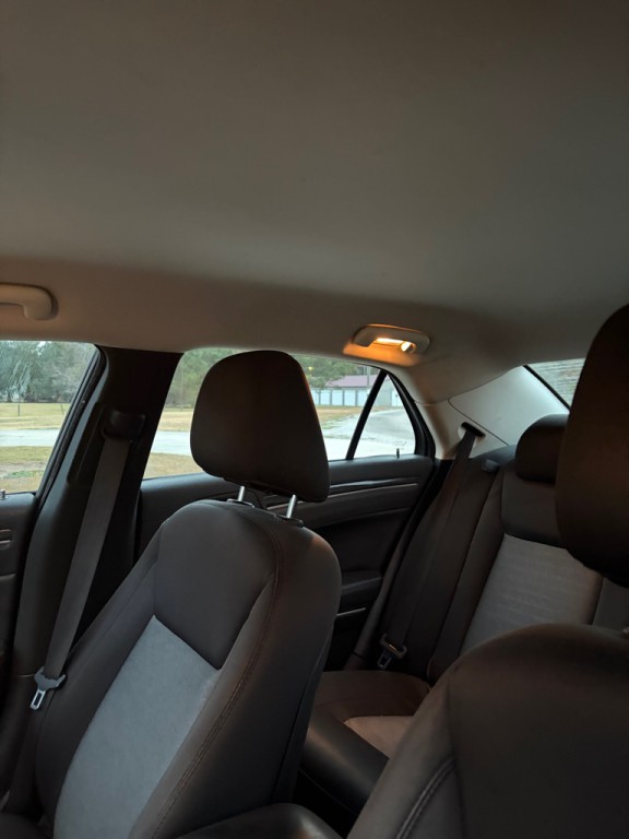 2018 Chrysler 300 Image 5