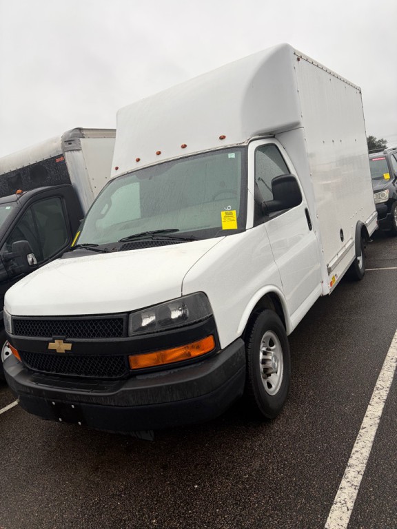 2018 Chevrolet Express Image 1