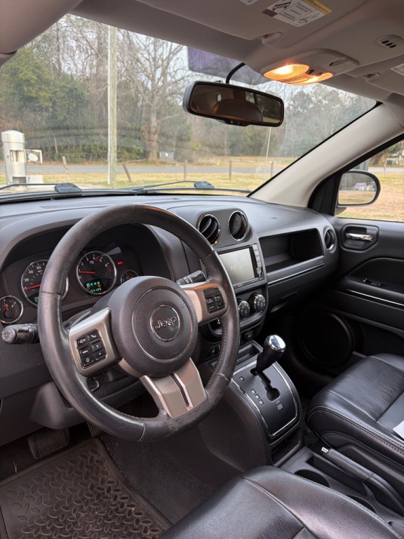 2012 Jeep Compass Image 2
