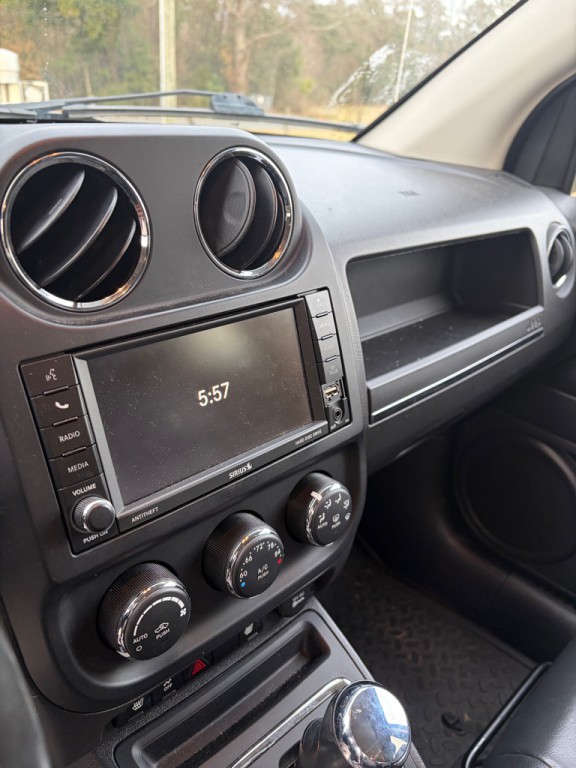 2012 Jeep Compass Image 3