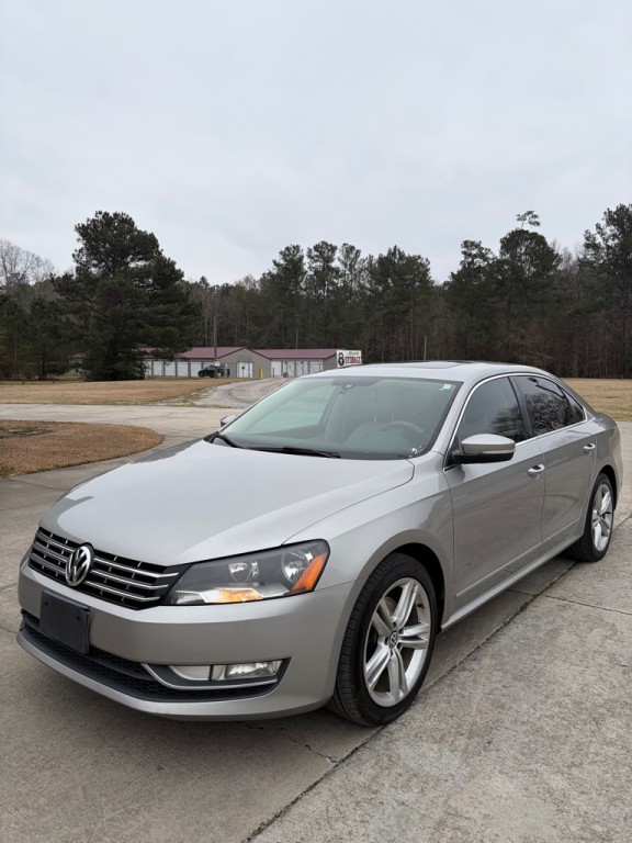 2014 Volkswagen Passat Image 1
