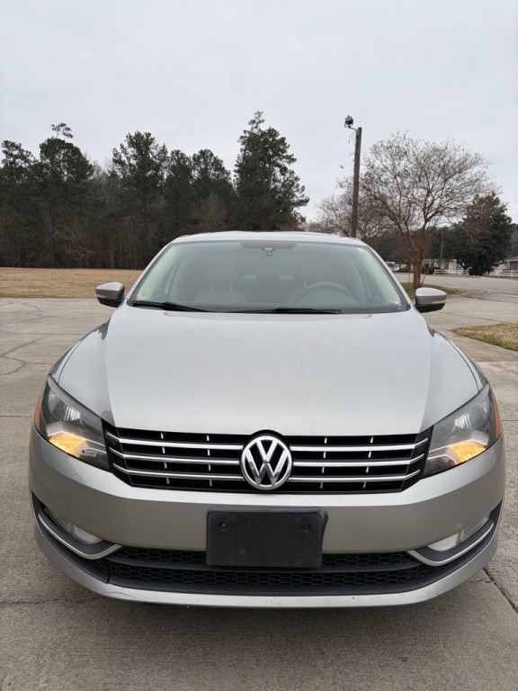 2014 Volkswagen Passat Image 2