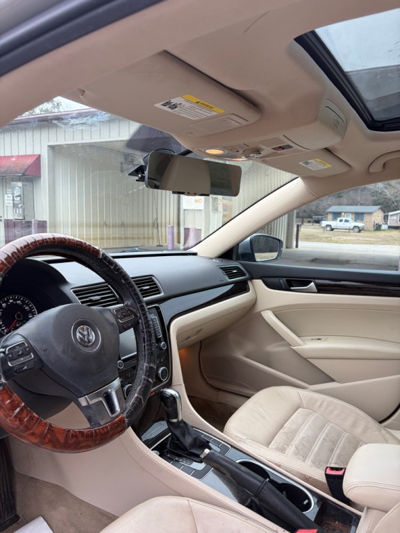 2014 Volkswagen Passat Image 4