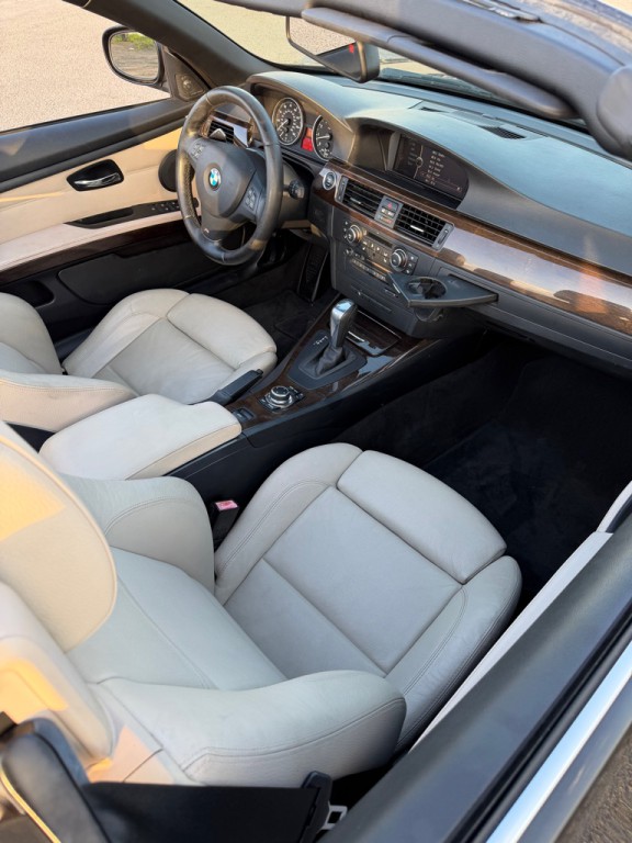 2013 BMW 3 Series Image 3