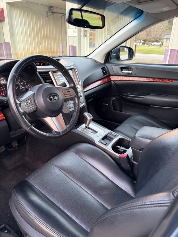 2011 Subaru Legacy Image 3