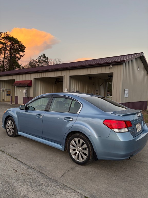 2011 Subaru Legacy Image 8
