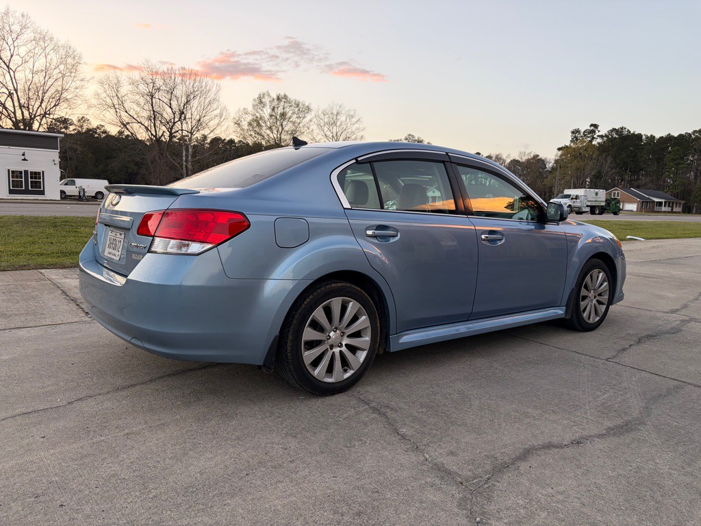 2011 Subaru Legacy Image 10