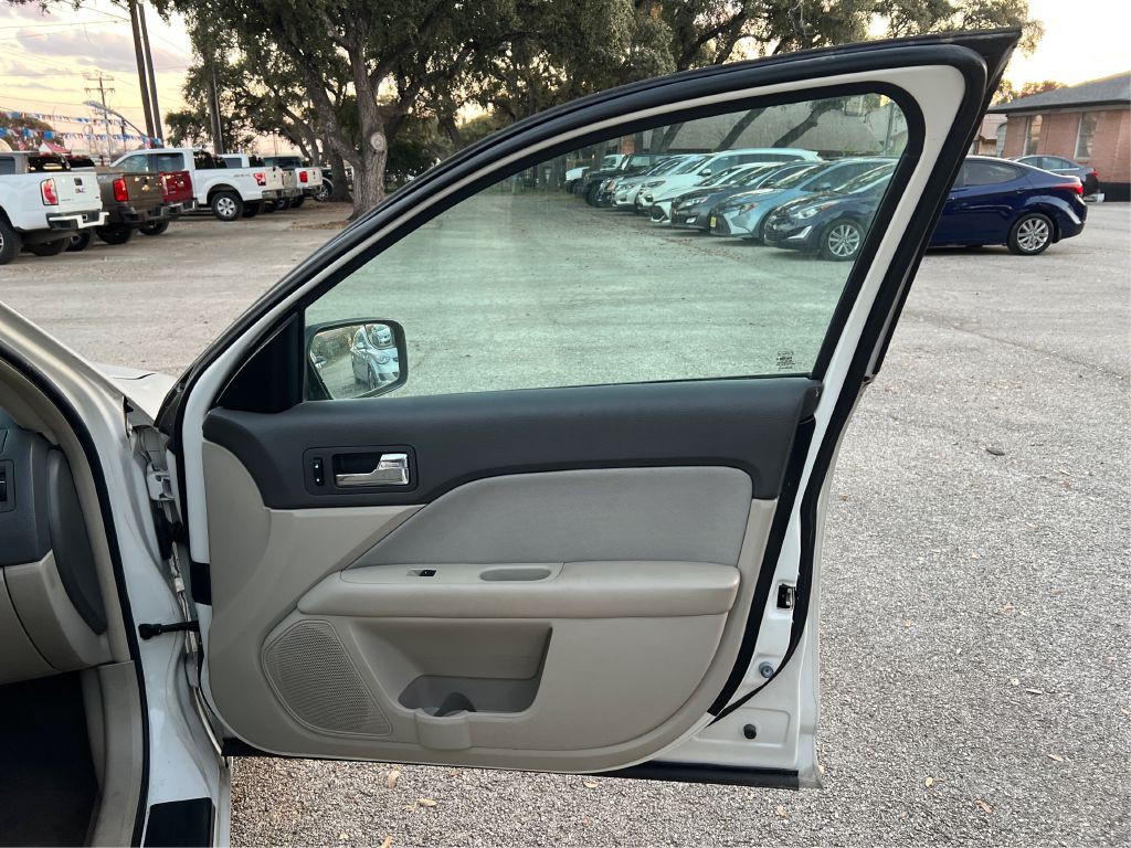 2012 Ford Fusion Image 19