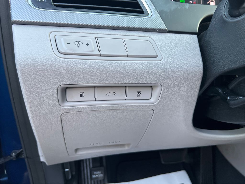 2015 Hyundai Sonata Image 18