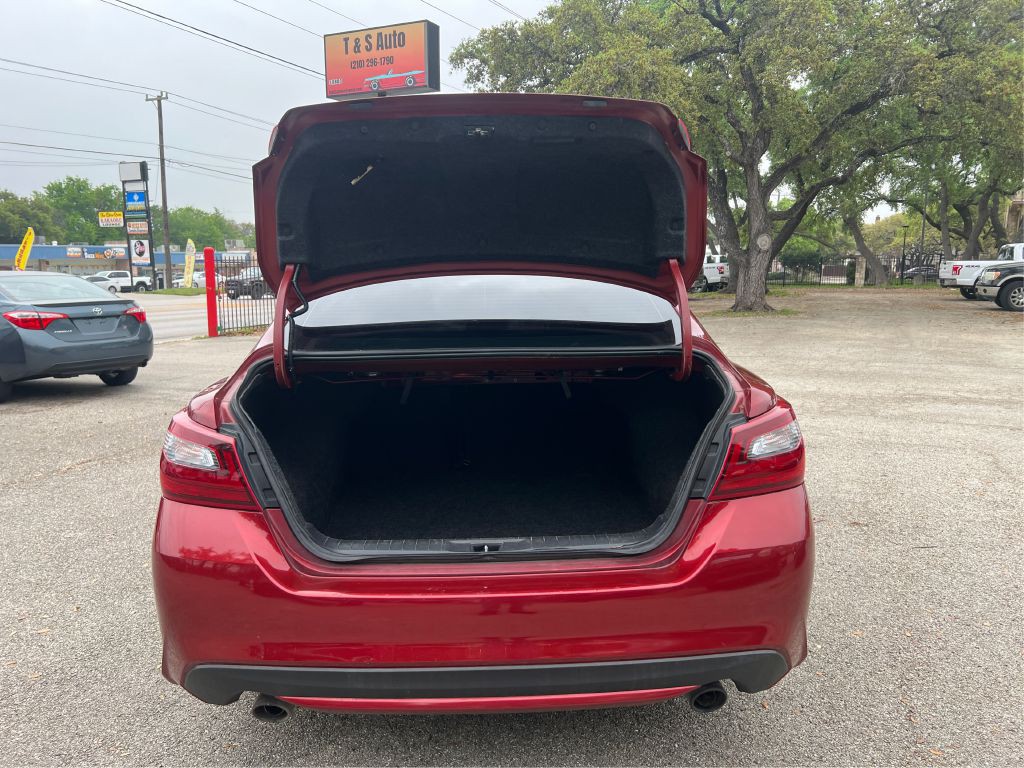 2017 Nissan Altima Image 9