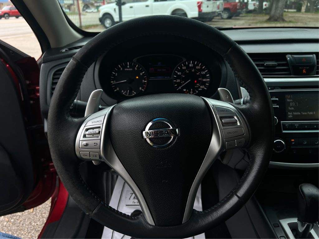 2017 Nissan Altima Image 16