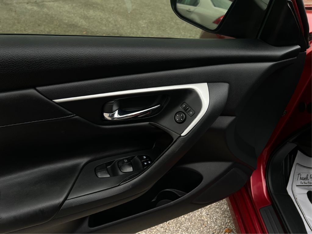 2017 Nissan Altima Image 19