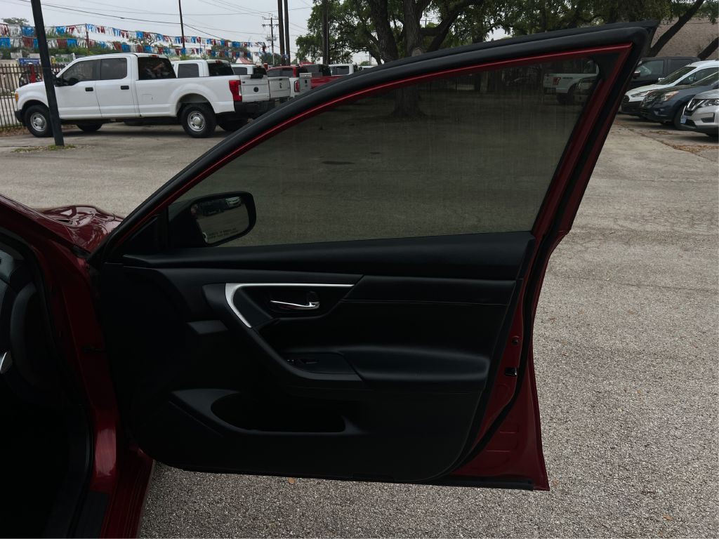 2017 Nissan Altima Image 20