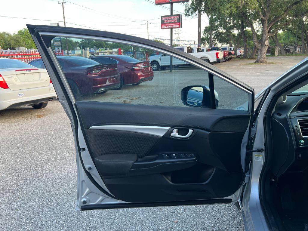2015 Honda Civic Image 19