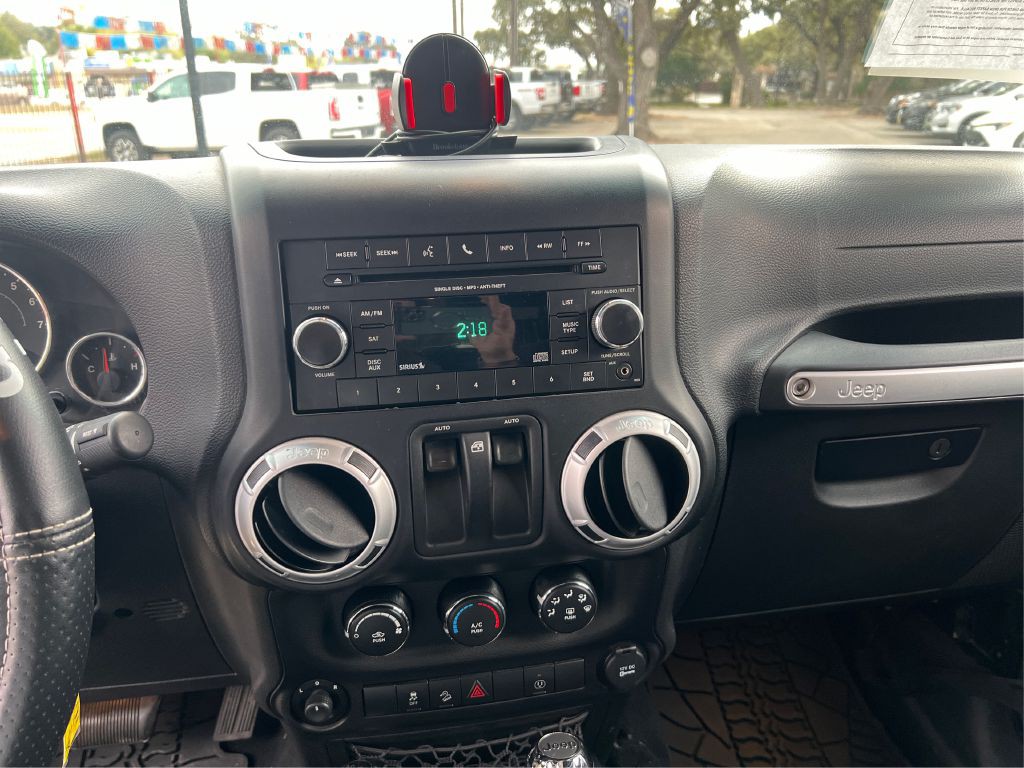 2013 Jeep Wrangler Image 11