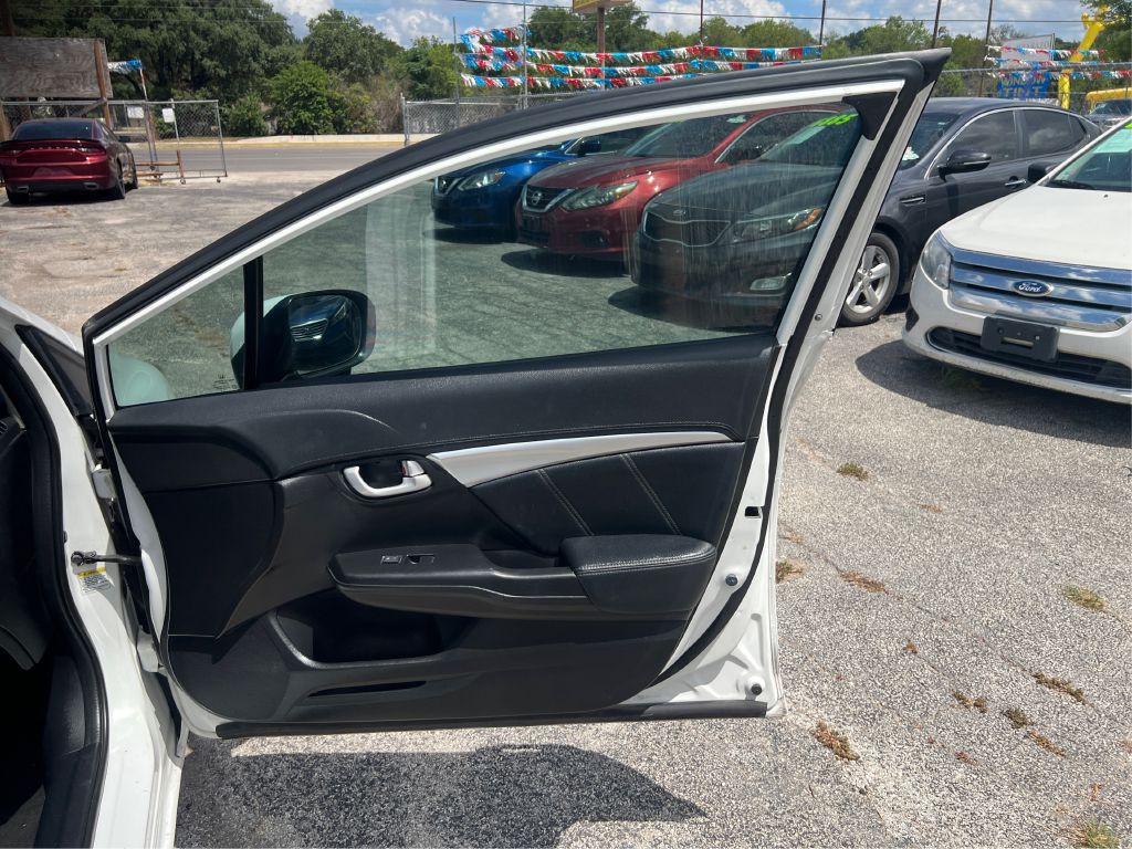 2015 Honda Civic Image 21