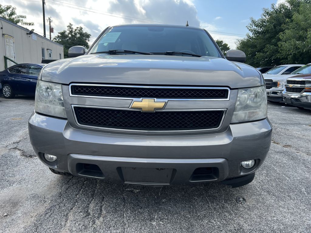2007 Chevrolet Suburban Image 2