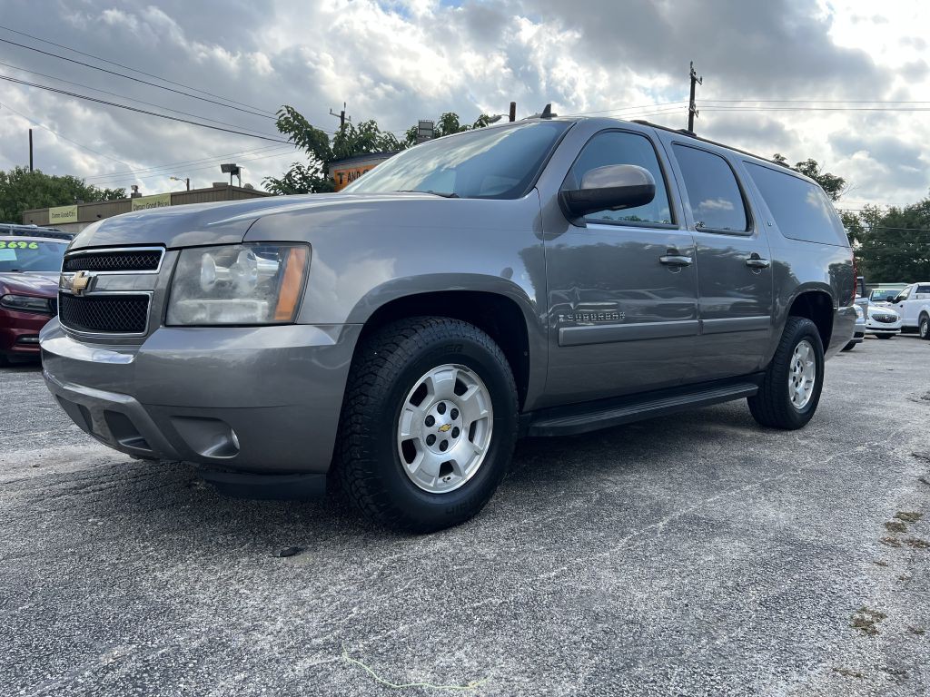 2007 Chevrolet Suburban Image 3