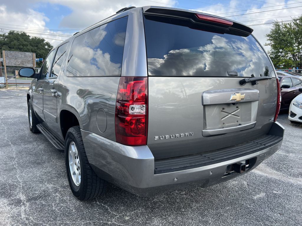 2007 Chevrolet Suburban Image 4