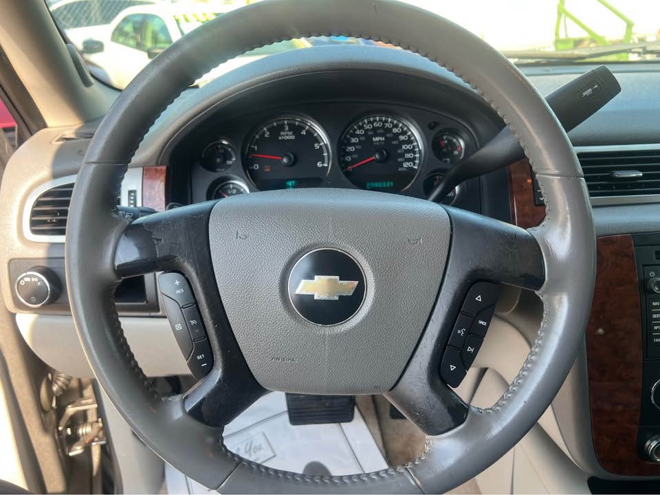 2007 Chevrolet Suburban Image 14