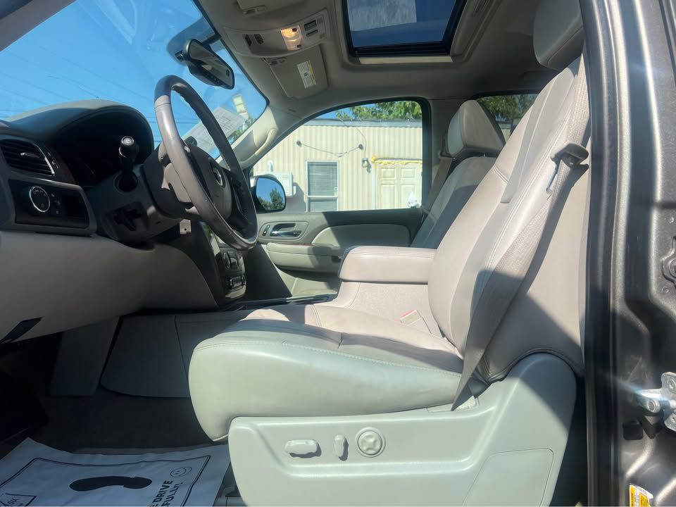 2007 Chevrolet Suburban Image 18