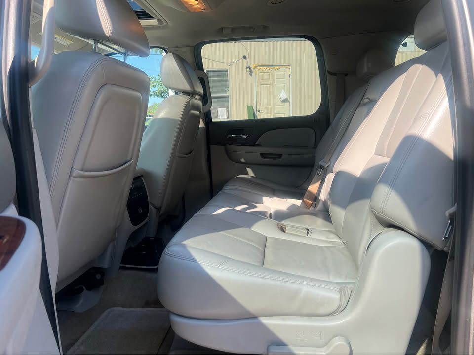 2007 Chevrolet Suburban Image 19