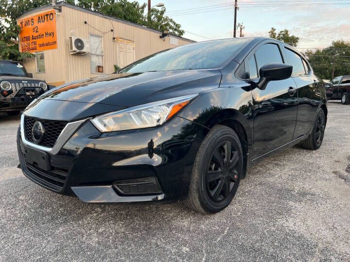 2021 Nissan Versa Image 4