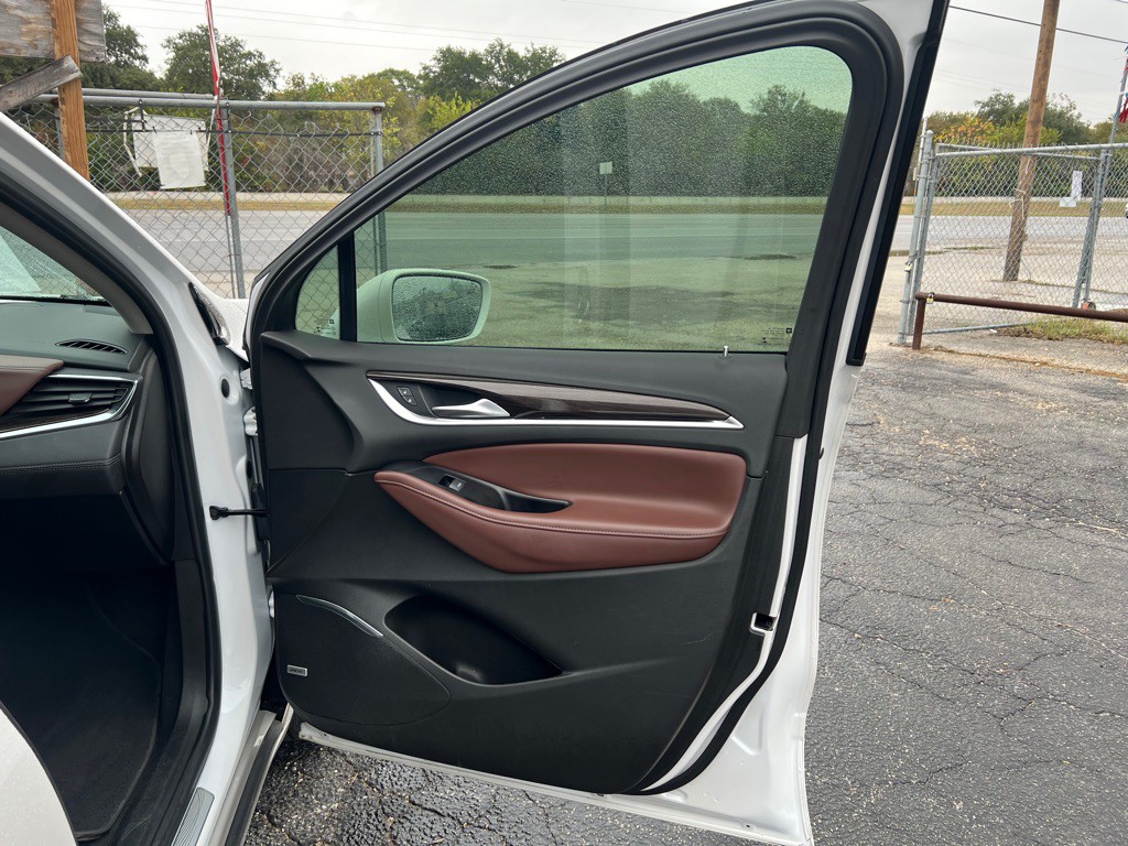 2018 Buick Enclave Image 16