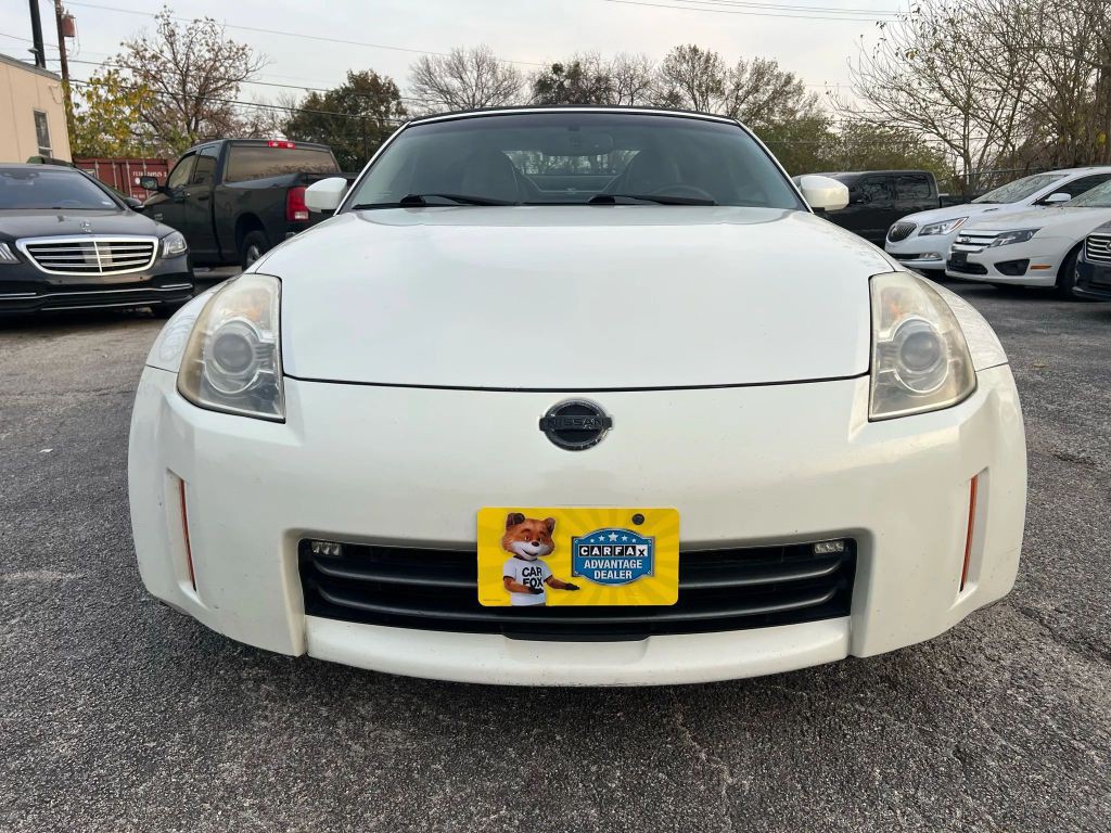 2008 Nissan 350Z Image 2