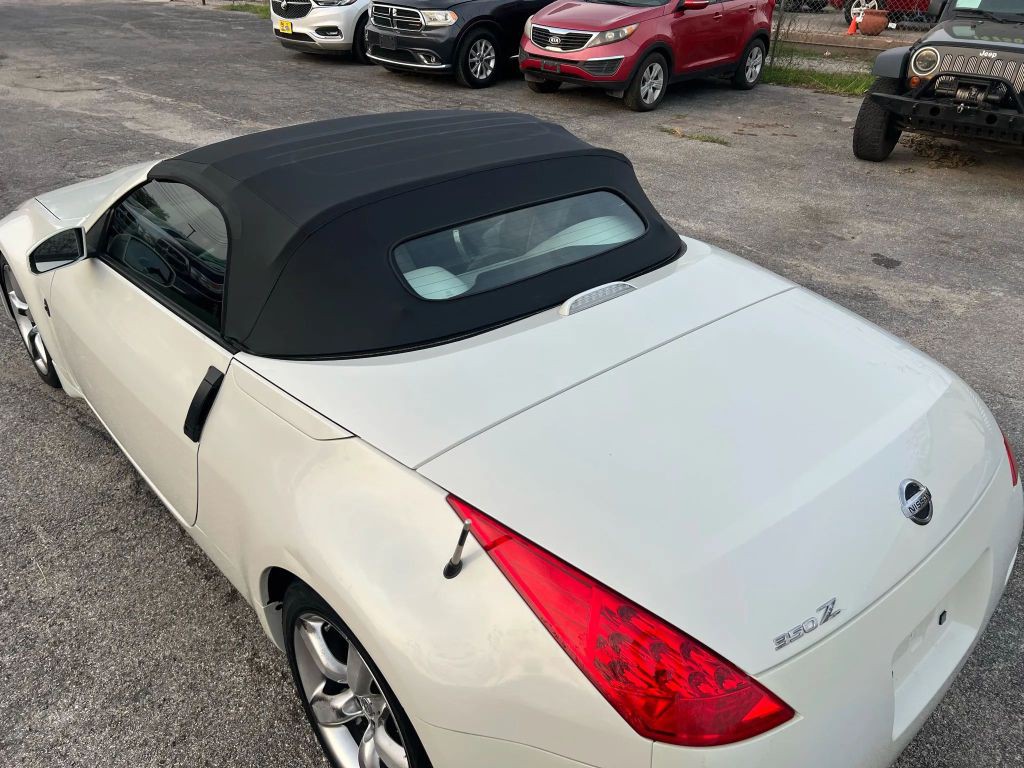 2008 Nissan 350Z Image 9