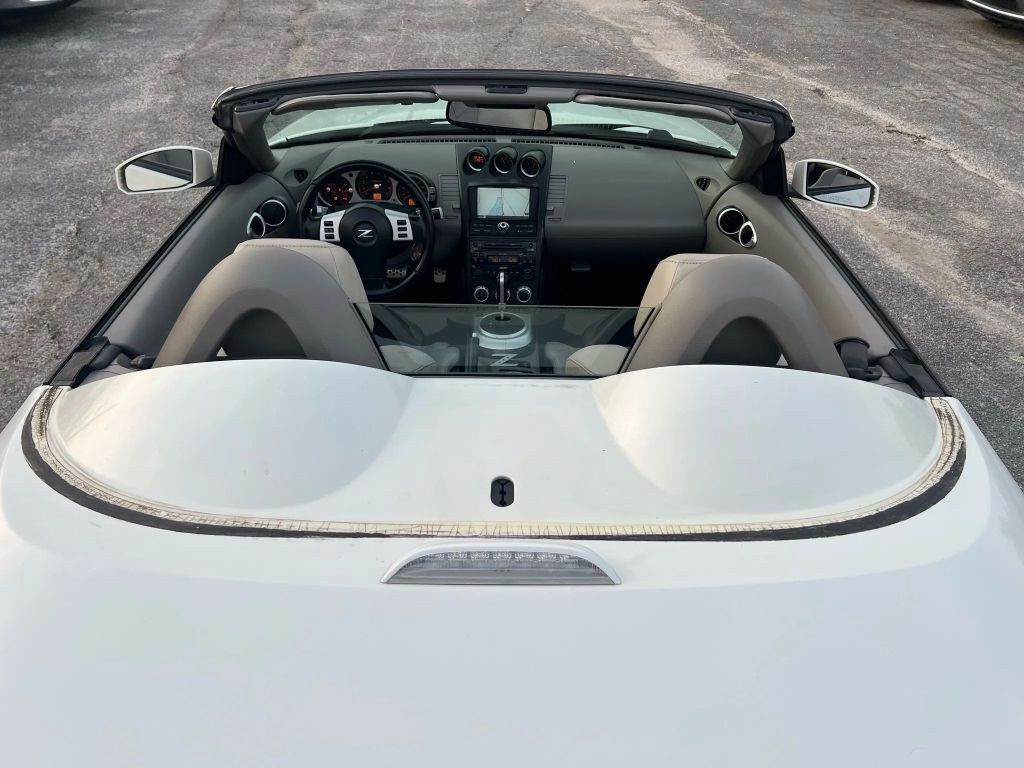 2008 Nissan 350Z Image 16