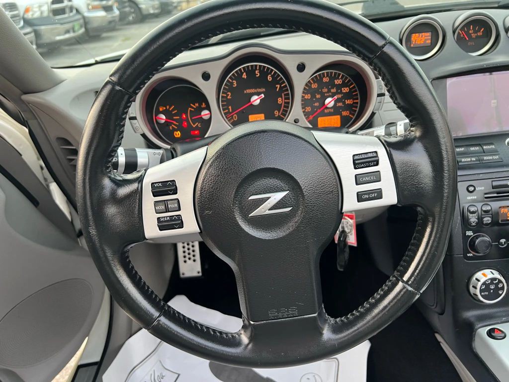 2008 Nissan 350Z Image 23