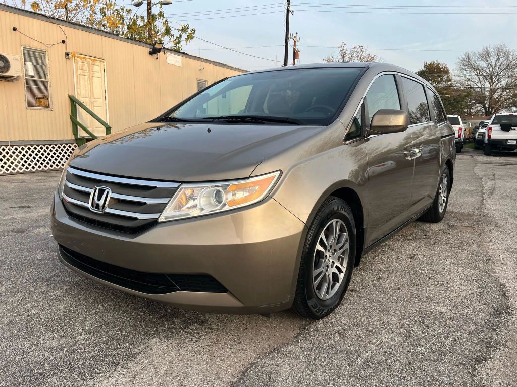 2011 Honda Odyssey Image 3