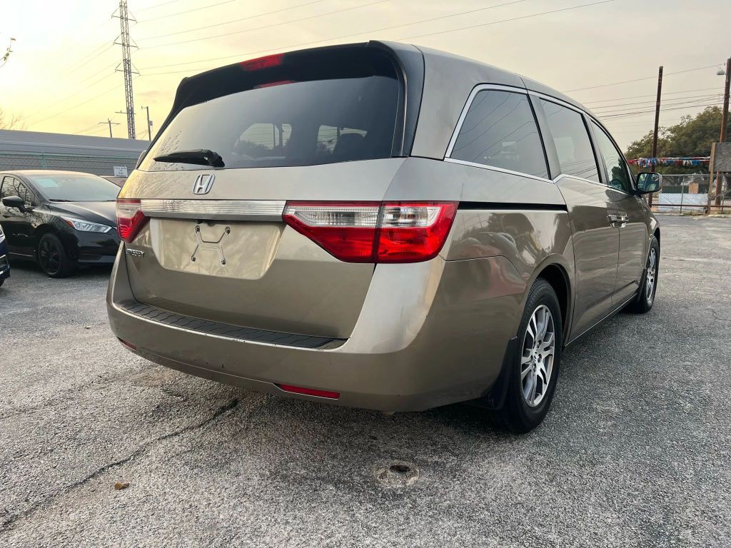 2011 Honda Odyssey Image 6