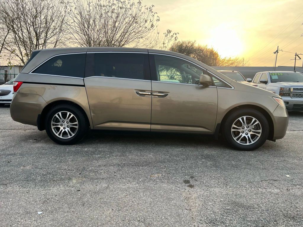2011 Honda Odyssey Image 8
