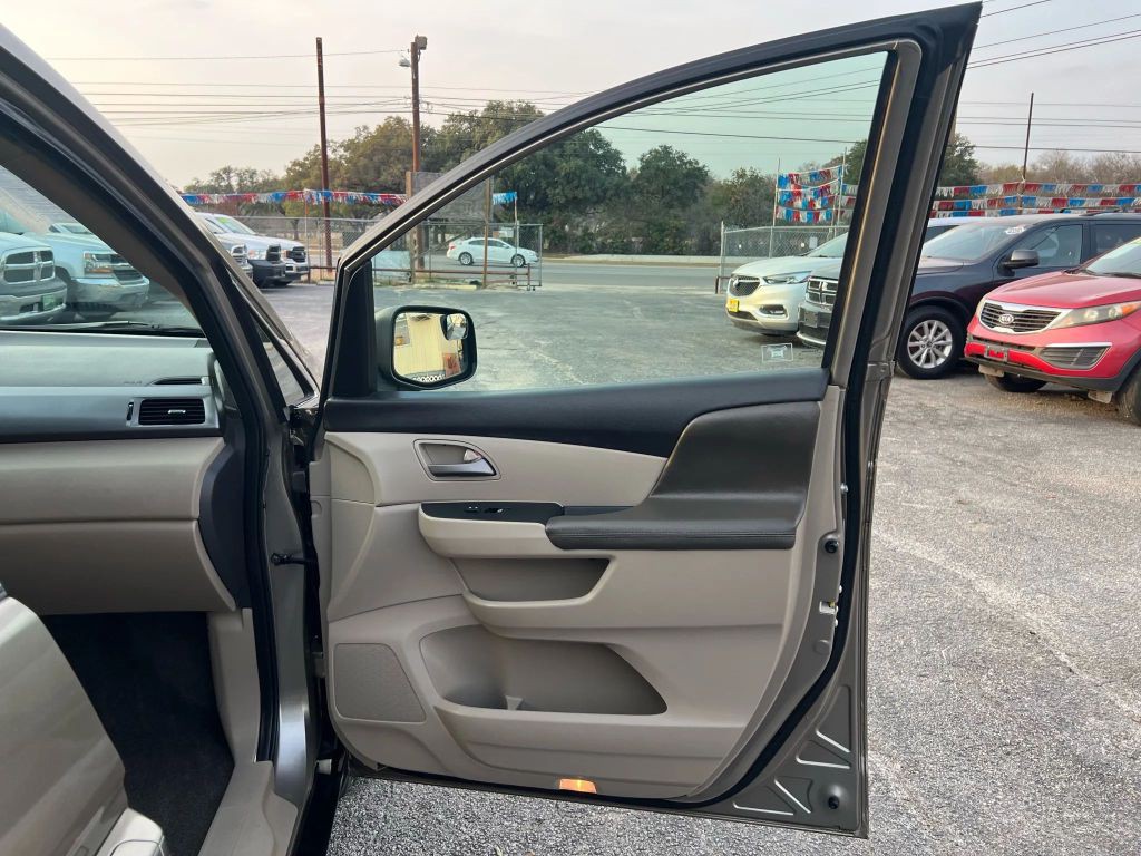 2011 Honda Odyssey Image 11