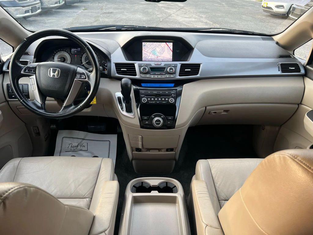 2011 Honda Odyssey Image 12