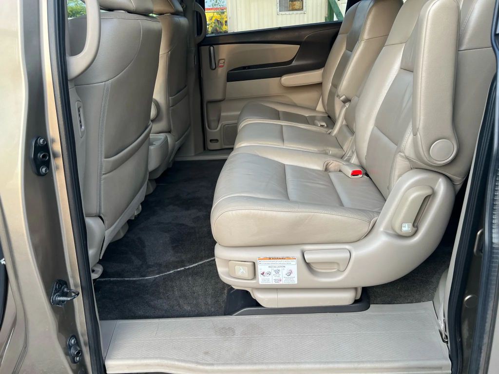 2011 Honda Odyssey Image 18