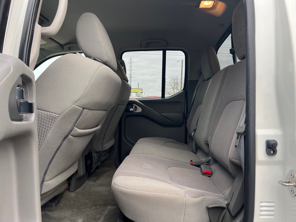 2018 Nissan Frontier Image 17